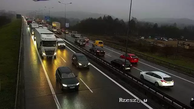 Obwodnica Krakowa stanęła dziś w wielkich korkach