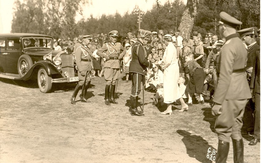 Legendarny feldmarszałek odwiedził Szczecinek i Borne Sulinowo. Przeżył Hitlera i III Rzeszę [zdjęcia]