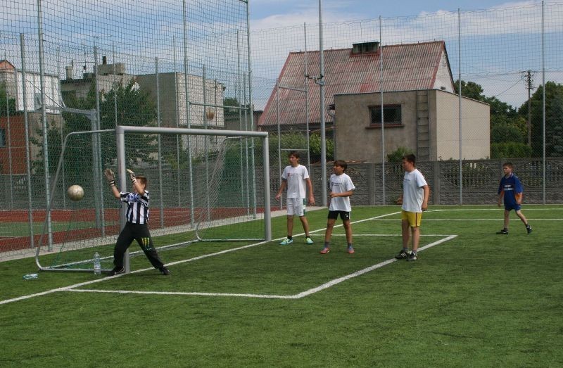 Festyn piłkarski w Racocie "Powitanie Lata" - zagrało 18 drużyn z powiatu kościańskiego