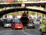 Ciężarówki nie pojadą już pod wiaduktem na Hallera w Gdańsku. Koniec ze zrywaniem trakcji!