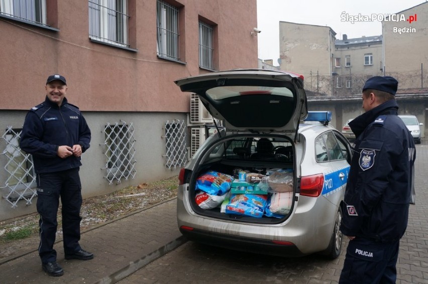 Będzińscy policjanci wspomogli schronisko dla zwierząt w Sosnowcu [ZDJĘCIA]