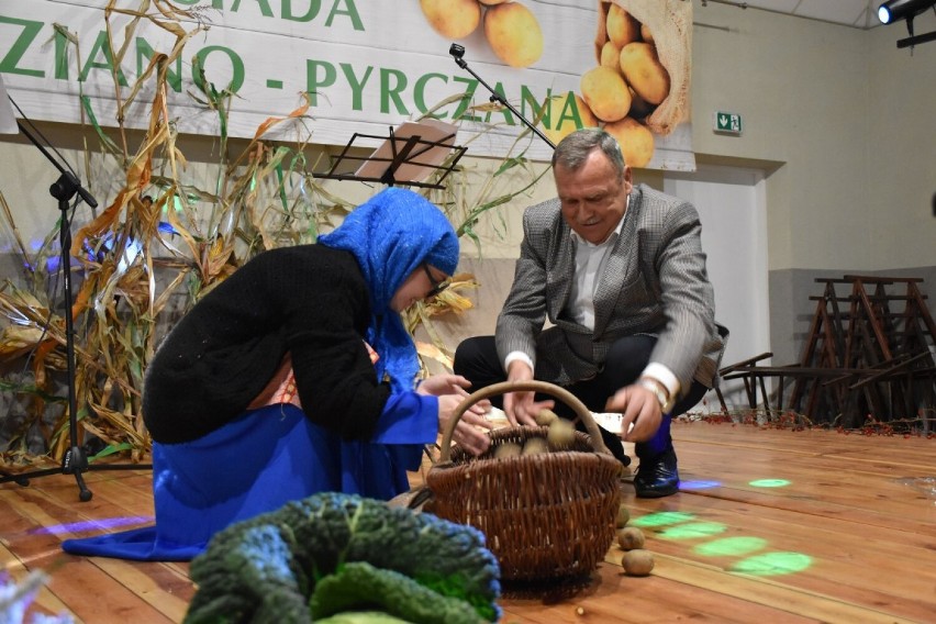 Dawne tradycje. Biesiada kukurydziano - pyrczana w Żelazkowie. ZDJĘCIA