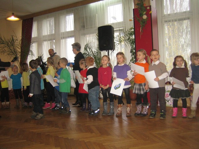 Śremskie przedszkolaki na śniadaniu odlewnika