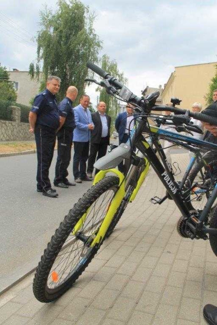 Policja na rowery. Dwukołowe patrole w Świebodzicach! (ZDJĘCIA)