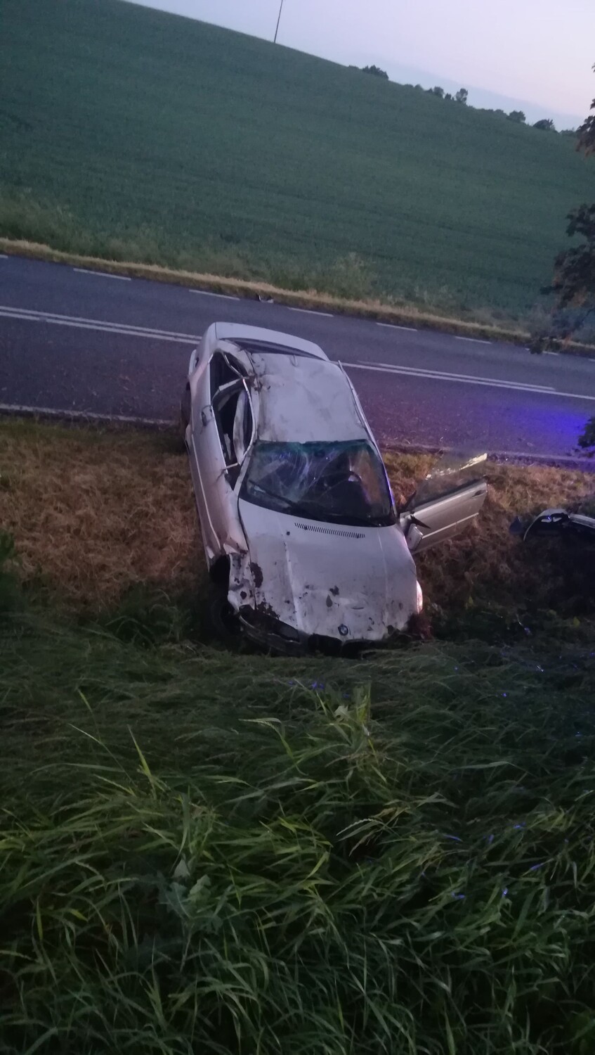 Wypadek w Czeczewie pod Grudziądzem. Dachowało i doszczętnie rozbite zostało bmw