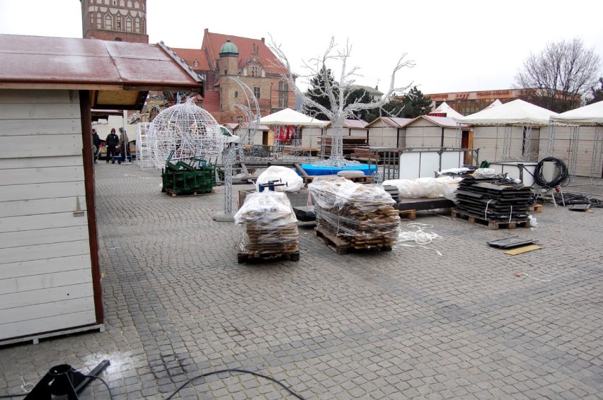 Choinka na Targu Węglowym  stanęła 1 grudnia.