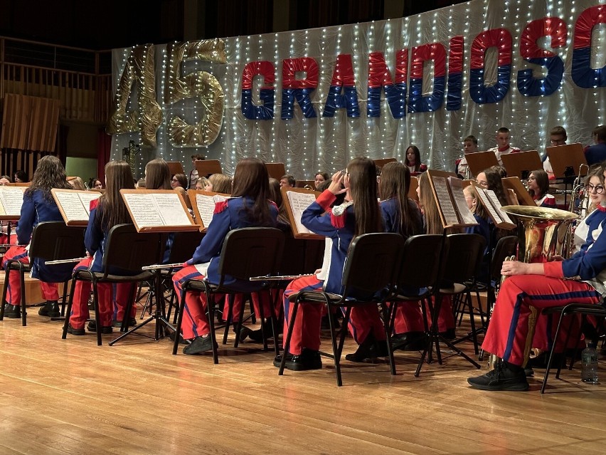 45 lat Młodzieżowej Orkiestry Dętej Grandioso i światowa premiera Uwertury zimowej w Radomiu 