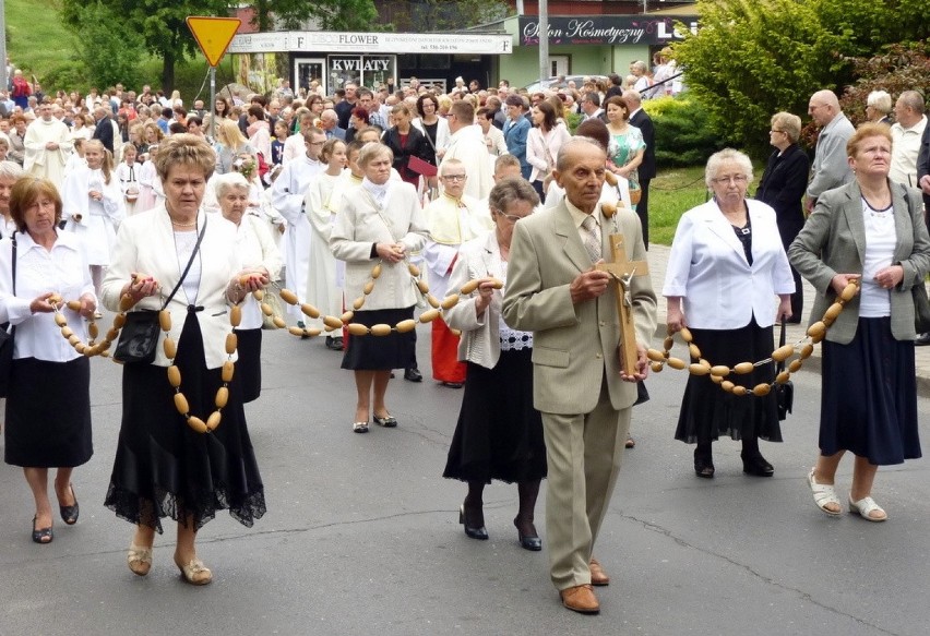 W parafii pw. św. Józefa w Świeciu nad Wisłą procesja Bożego...