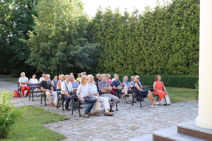 Wolsztyn: wystawa fotograficzna Piotra Radomskiego „Lokomotyw czar”