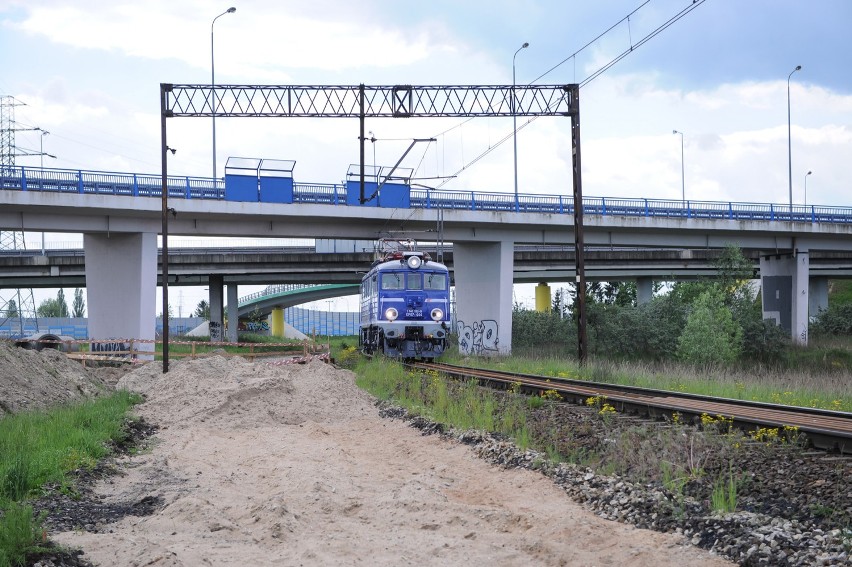 Nowy most kolejowy przez Martwą Wisłę. Pociągów do portu 6 razy więcej niż teraz [ZDJĘCIA]