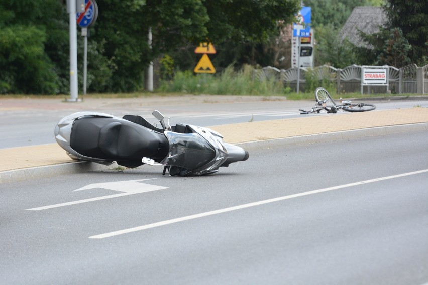 Motocyklista potrącił rowerzystkę na ul. Warszawskiej w Grudziądzu [wideo, zdjęcia]