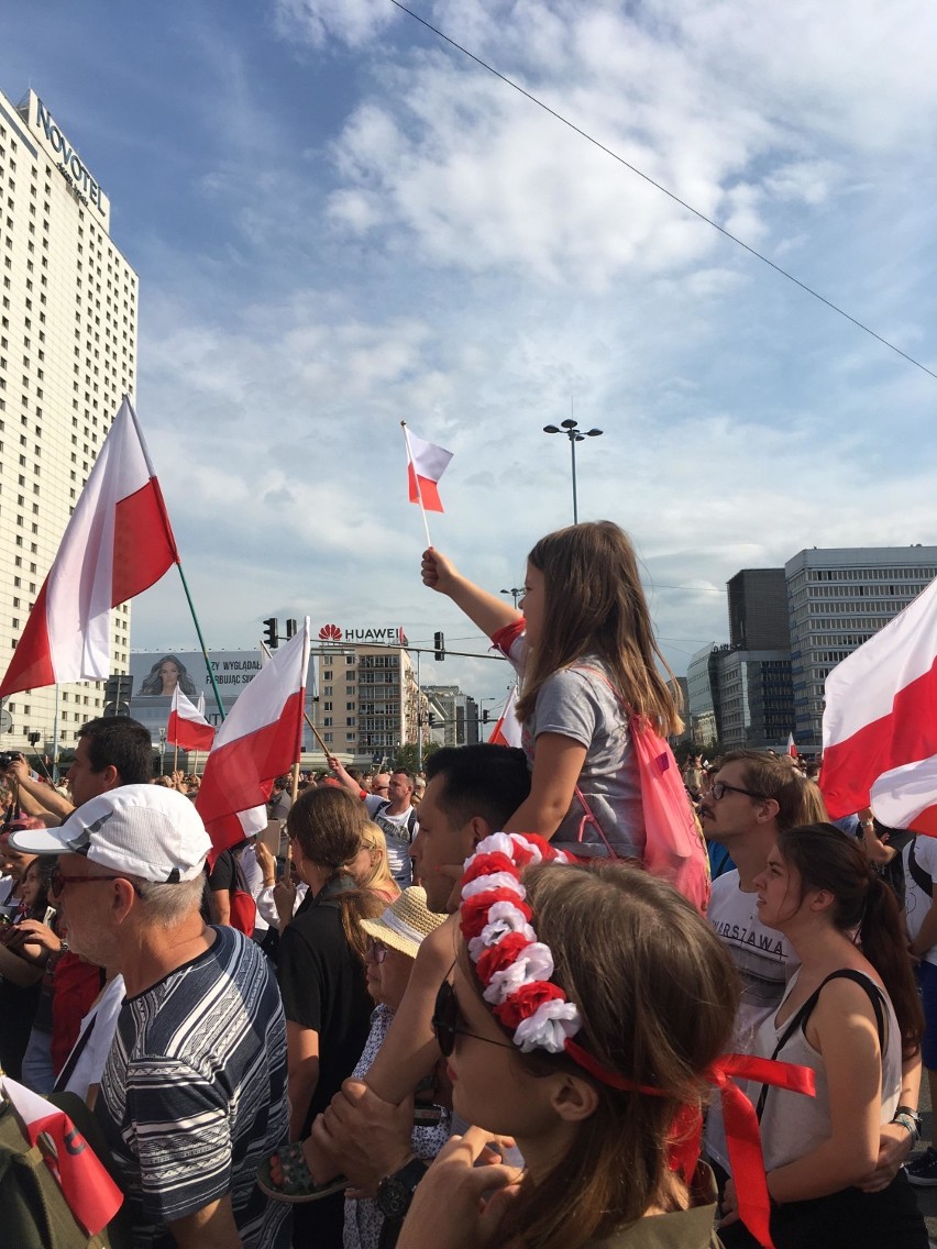 Ostrowianie na obchodach 75. rocznicy wybuchu Powstania Warszawskiego w stolicy