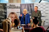 Na Podlasiu powstaje druga część filmu "Ślicznotka". Urząd Miejski w Michałowie zamienił się w plan filmowy 