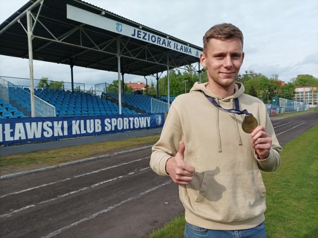 Michał Bartkowski to napastnik Jezioraka Iława, który w kwietniu był najlepszy na Warmii i Mazurach w naszym rankingu "Piłkarskie Orły"