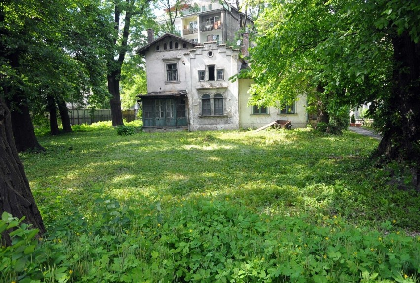 Krakowianie czekają, aż zrujnowana willa stanie się muzeum...