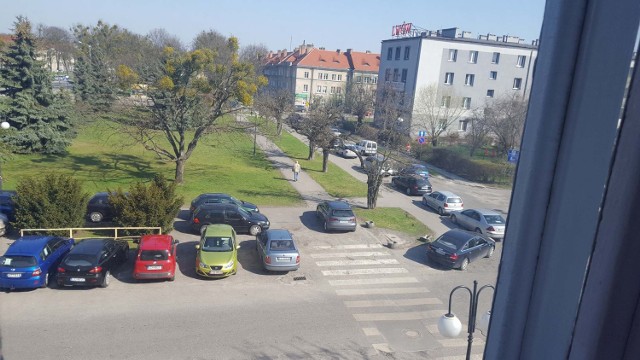 Chełm. Starostwo Powiatowe chce zapewnić nowe miejsca parkingowe przed Gmachem