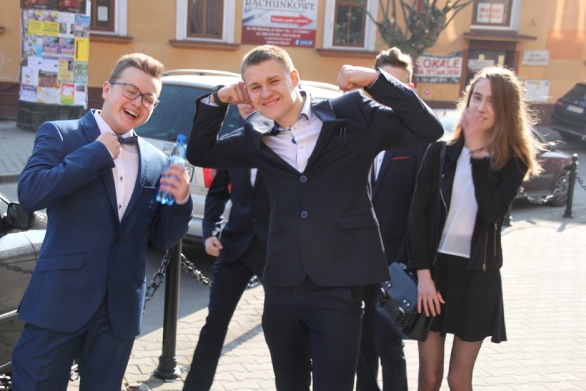 Bocheńscy gimnazjaliści po egzaminach