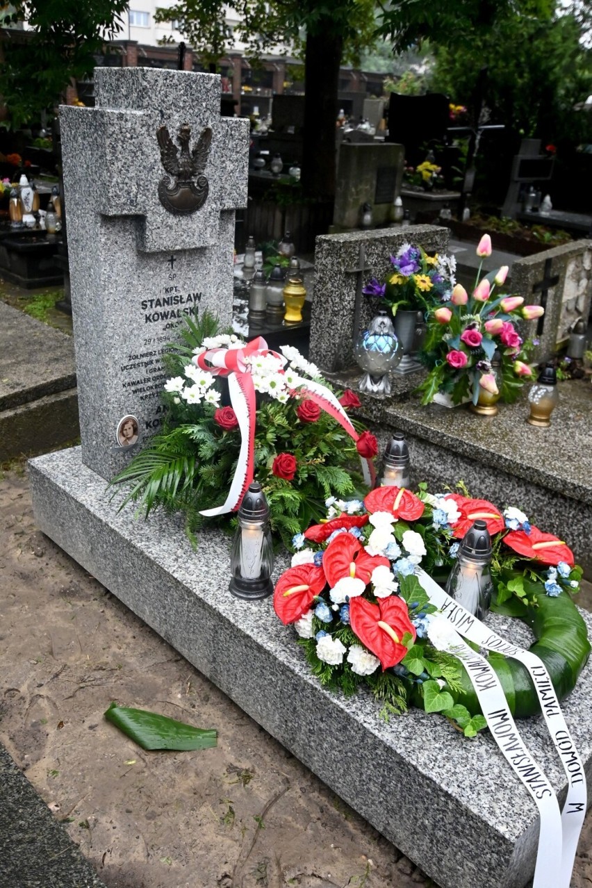 Na Cmentarzu Rakowickim poświęcono nowy nagrobek Stanisława Kowalskiego, byłego legionisty i piłkarza Wisły Kraków