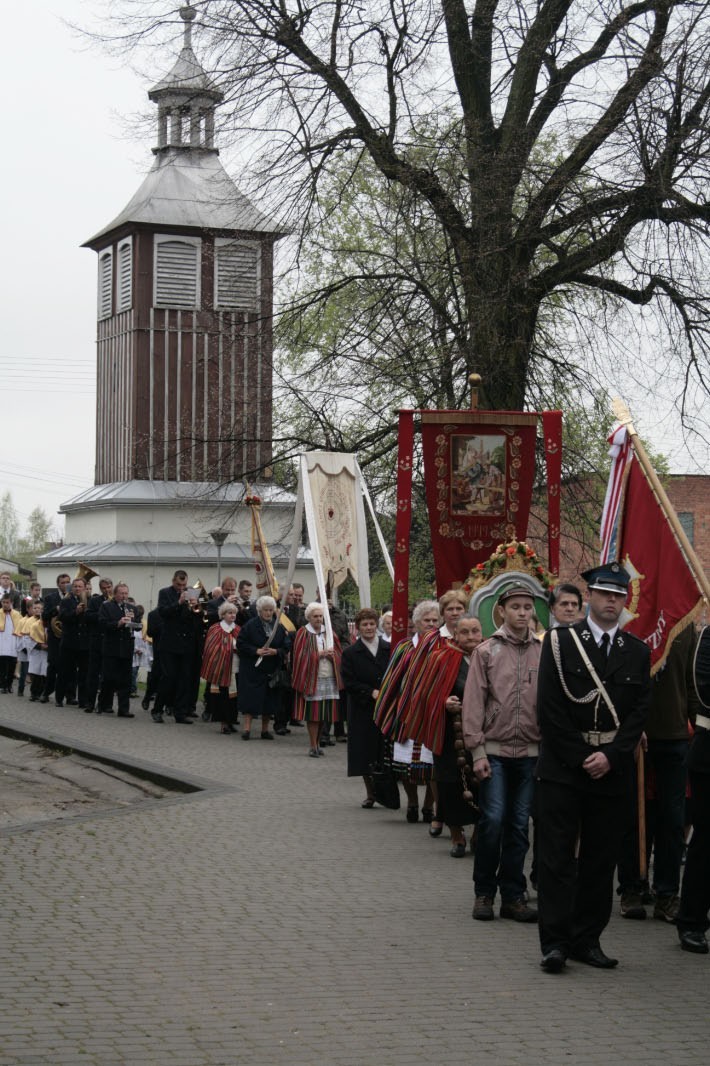 Obchody 3 Maja w Moszczenicy. Zaśpiewał Chór Jana z Ręczna