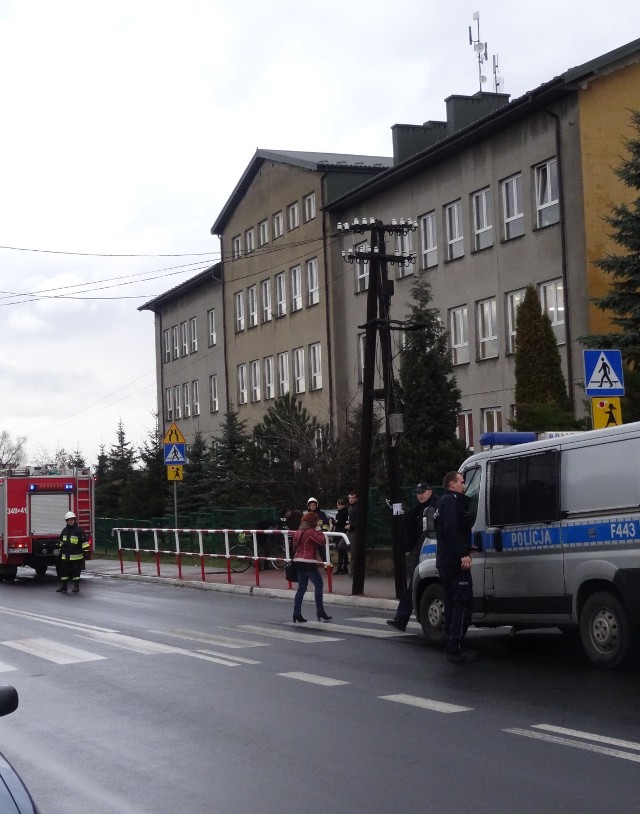 Sprawca fałszywego alarmu bombowego w Gorzkowicach jest poczytalny. Po jego telefonie o podłożonej bombie ewakuowano ok. 1000 uczniów