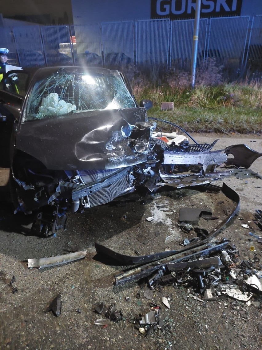 Gdańsk. Czołowe zderzenie na ul. Budowlanych. Droga jest...