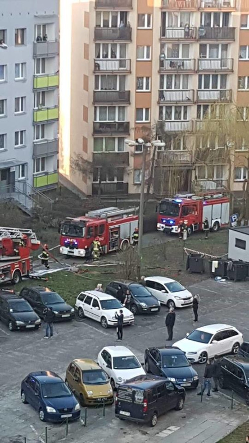 Dąbrowa Górnicza: pożar mieszkania w bloku na Mydlicach [ZDJĘCIA]. Jest zbiórka na remont 