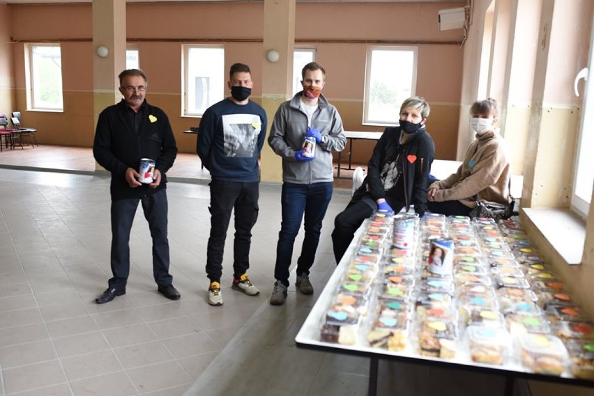 Sołectwo Kuźnica Skakawska zebrało blisko 9 tys. zł ze sprzedaży ciast. W ten weekend kolejne kiermasze[FOTO]