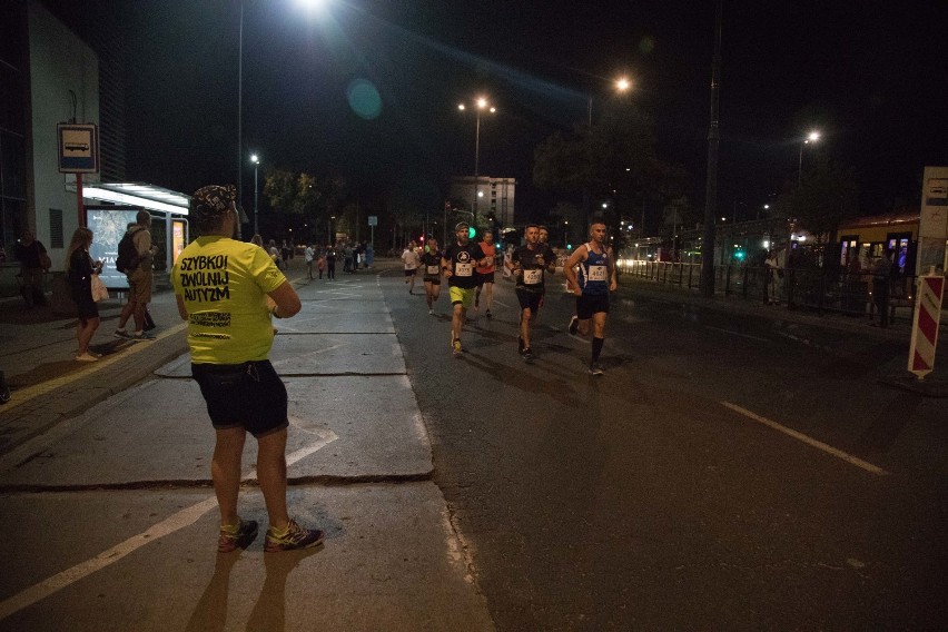 4F Półmaraton Praski 2018. Nocna rywalizacja na prawym...