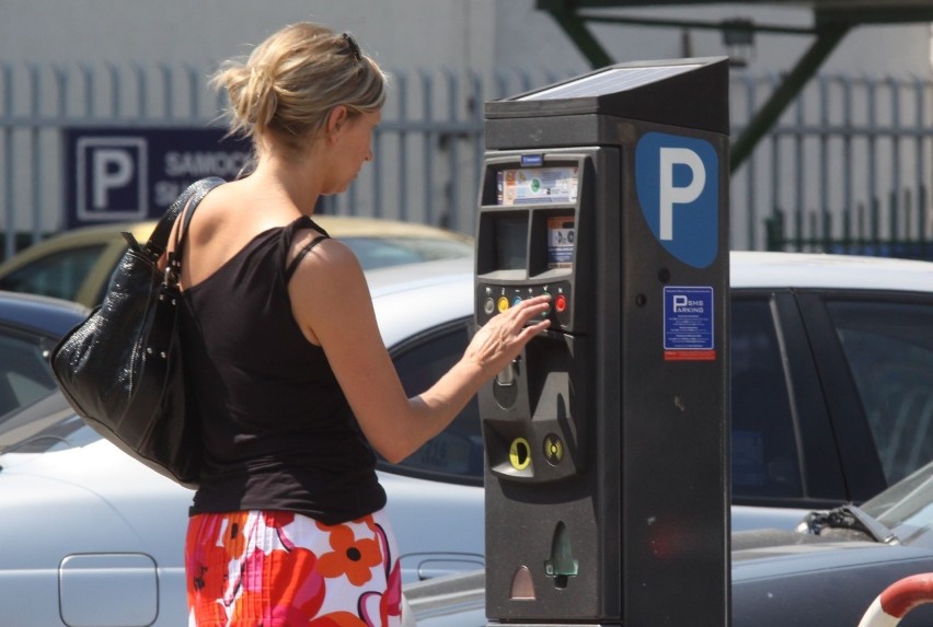 Gdynia: W grudniu trzy tysiące płatnych miejsc parkingowych na Działkach Leśnych, Wzgórzu Świętego Maksymiliana i Grabówku. Będzie drożej