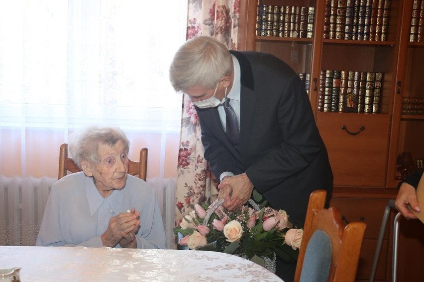 Czeladzianka Wanda Jagoda świętowała 100 urodziny. Odwiedził...