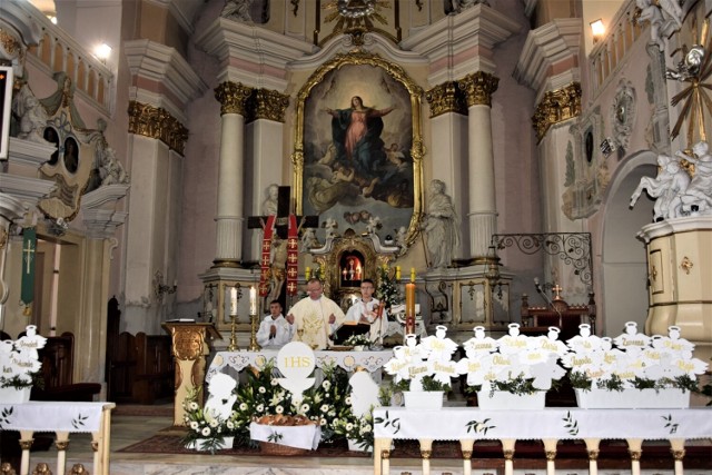Pierwsza Komunia Święta w kościele pw. NMP Wniebowziętej w Zbąszyniu. O szczęście niepojęte, Bóg sam odwiedza mnie - 28.05.2022