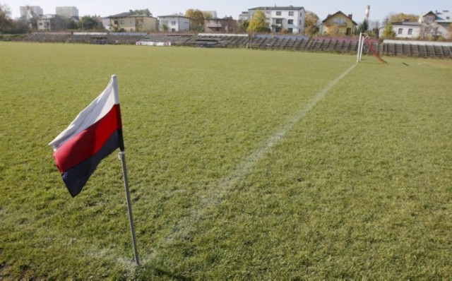 VI LO jest od piątku nowym zarządcą stadionu Sygnału przy ul. ...