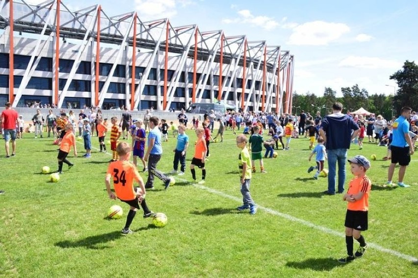 Stadion Miejski przy ul. Słonecznej

tel.: 85 654 8680, 796...