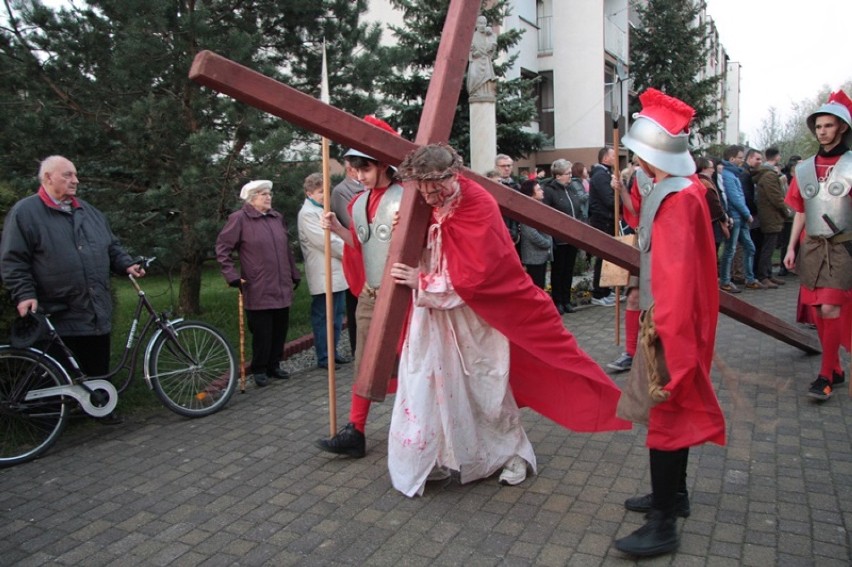 Syców: Droga krzyżowa ulicami miasta (GALERIA)