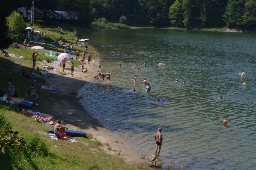 Gmina Walim zaprasza na plażę w Zagórzu Śląskim. Otwarta jest w każdy weekend