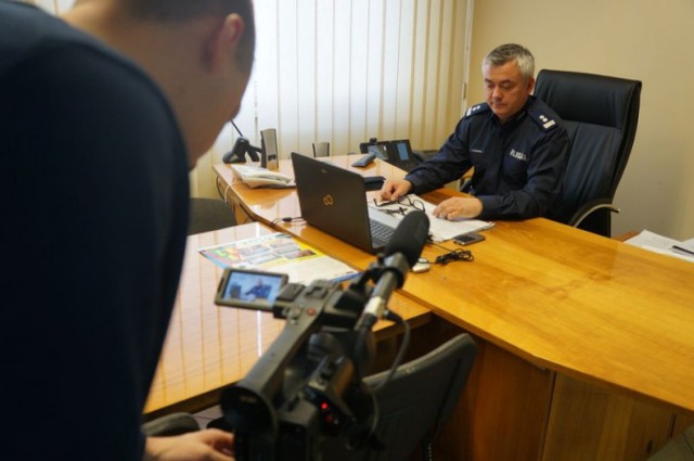 Komendant policji w Żorach zachęca do czytania