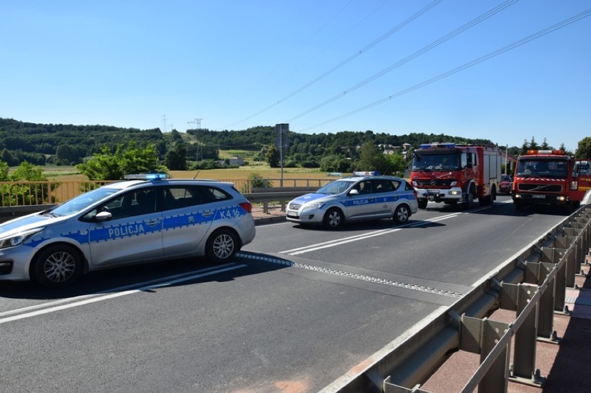 Wypadek na DK 73 pomiędzy Pilznem a Jasłem. Ciężko ranny motocyklista zmarł w szpitalu [AKTUALIZACJA]