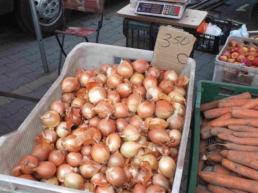Sobota 1 października na targowisku w Starachowicach. Jakie ceny owoców i warzyw? Zobacz zdjęcia