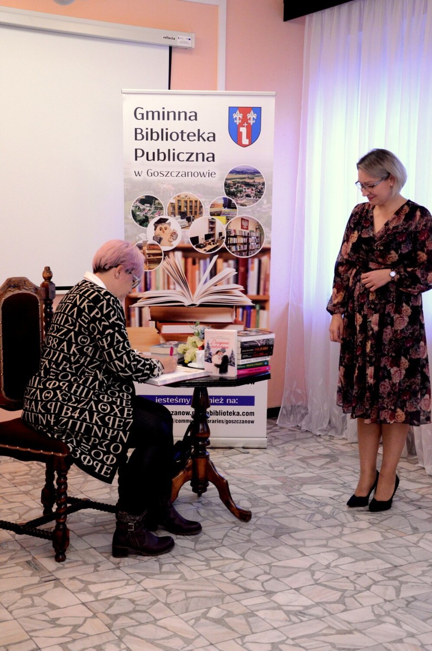 Spotkanie z „Dilerką emocji” Agnieszką Lingas-Łoniewską w Gminnej Bibliotece Publicznej w Goszczanowie ZDJĘCIA