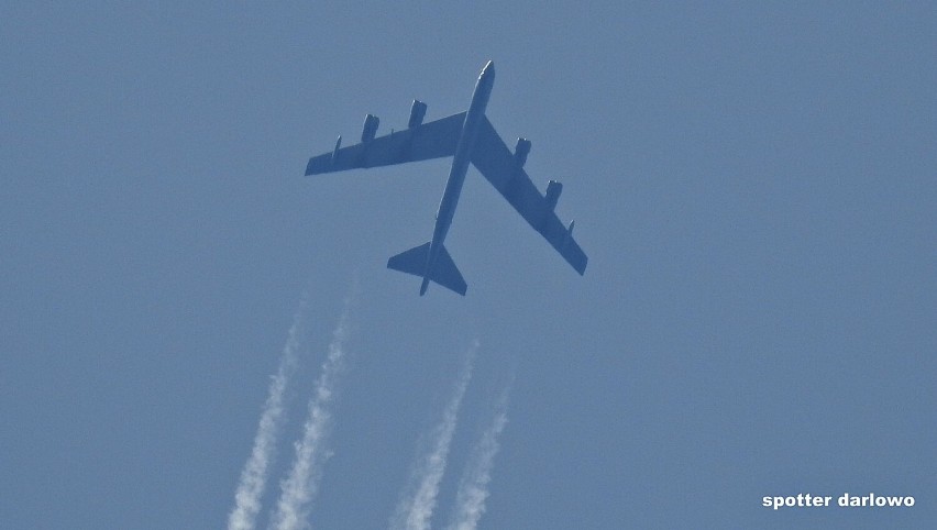Uchwycony przez darłowskiego spottera boeing B-52H to...