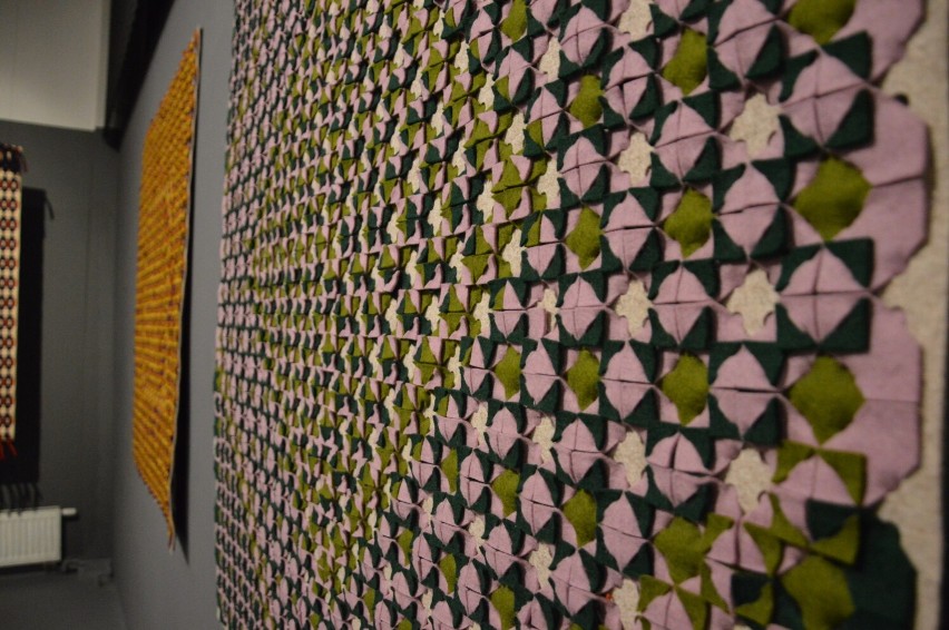 Wernisaż wystawy Joanny Rusin "Tkaniny i dywany" w ODA w...
