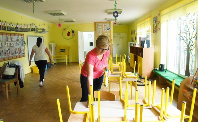 Wielkie sprzątanie w Przedszkolu nr 17 w Zielonej Górze. Placówka zostanie ponownie otwarta w środę - 6 maja