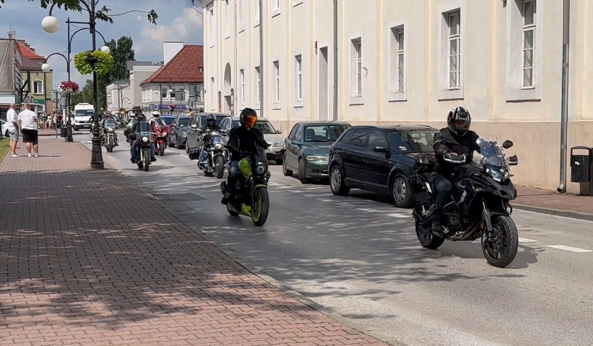 By jazda motocyklem była bezpieczna. Policja apeluje i przypomina o obowiązujących zasadach