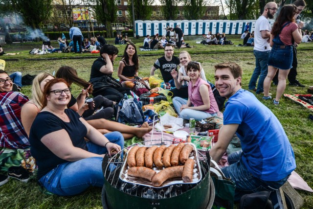 Jednym z najważniejszych punktów programu tegorocznej imprezy Juwenalia 2017 Bydgoszcz jest legendarna już Blokada Łużyka.

Wielkie Grillowanie na Blokadzie "Łużyka" rozpoczęło się we wtorek na kampusie UKW przy ul. Chodkiewicza. 
Zagrały między innymi zespoły: FreeRoad, Factor 8, Sleever, Projekt Pandora i Tiberius.



