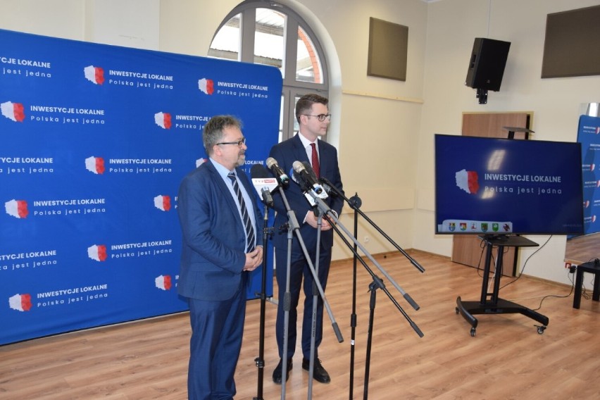 Piotr Müller, rzecznik rządu RP podsumował kadencję współpracy rządu z samorządami powiatu lęborskiego