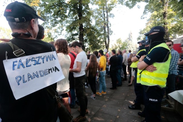 Podobne protesty antycovidowe odbyły się już w innych miastach Polski