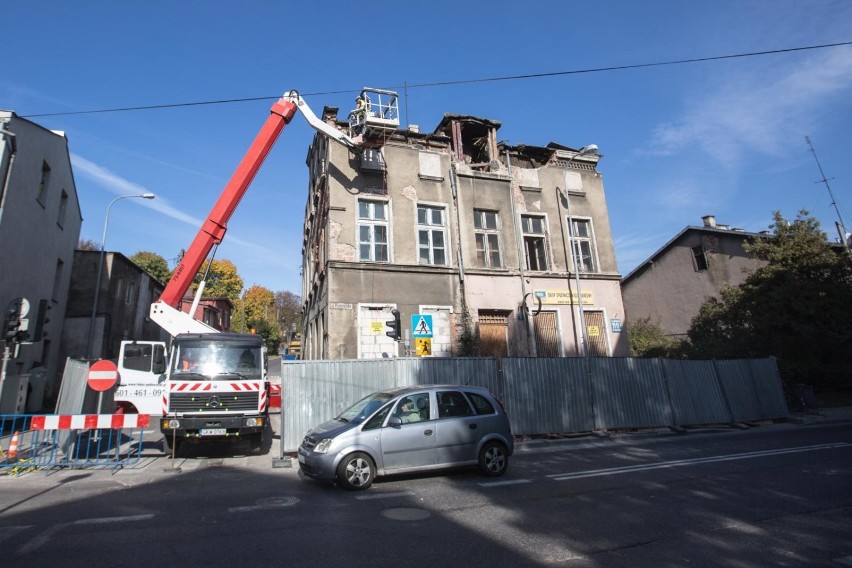 Rozbiórka spalonego pustostanu przy ul. Podmiejskiej w...