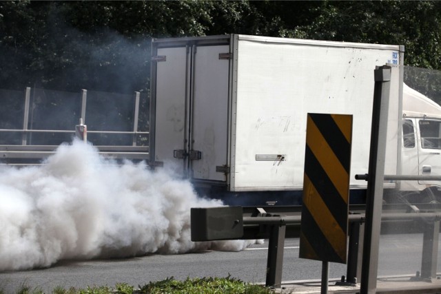 W ramach Strefy Czystego Transportu z ulic Krakowa mają zniknąć pojazdy emitujące najwięcej spalin.