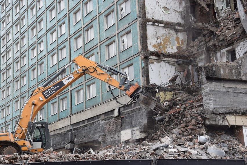 Rozbiórka hotelu Silesia w Katowicach. Dzień drugi, 13...