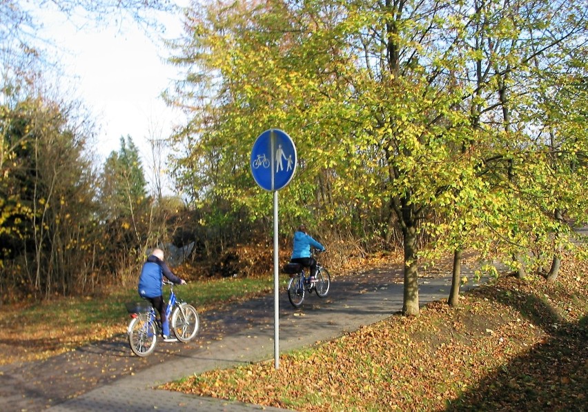 Urokliwa, jesienna przejażdżka rowerowa na szlaku rowerowym...